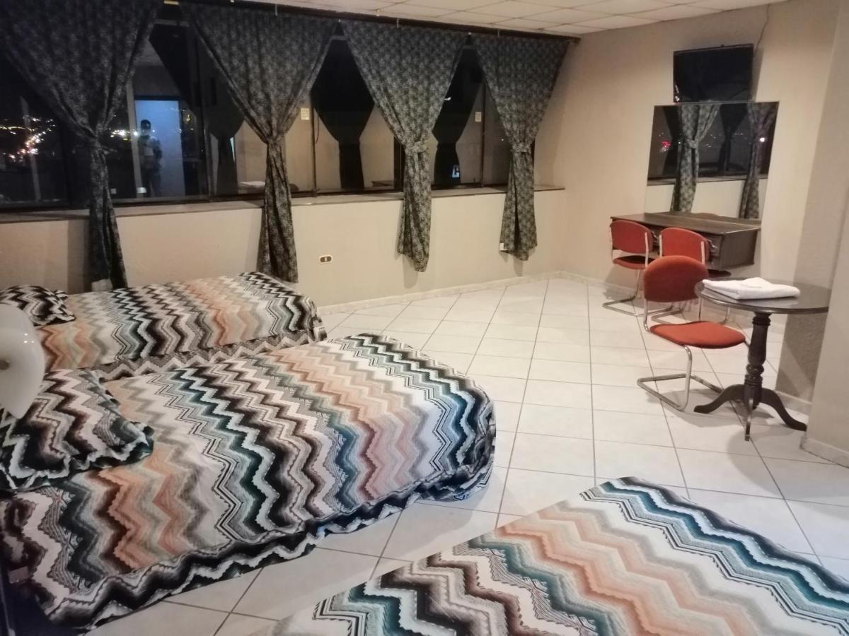 Hotel Sol De Oro 瓜亚基尔 外观 照片